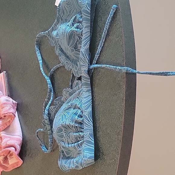 Bathing suit - Picture 2 of 5